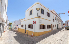 J - Casa do Farol Guesthouse